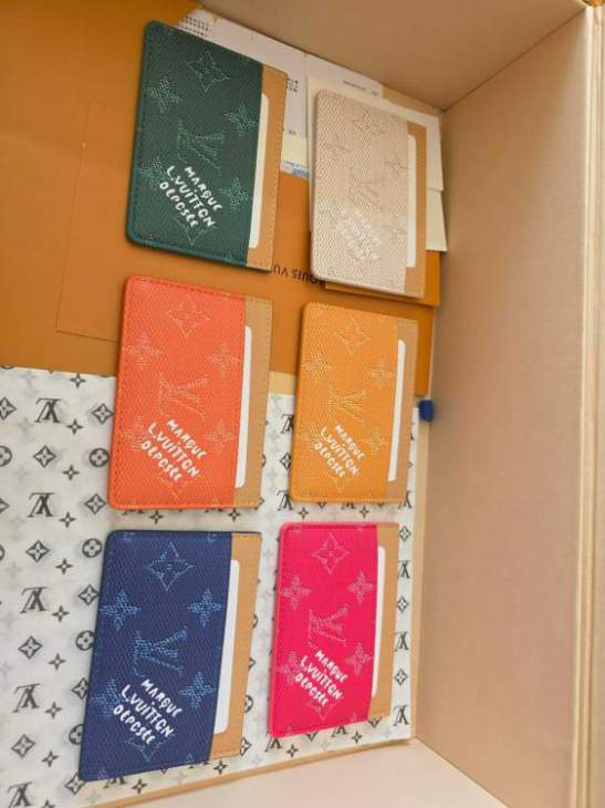 Picture of Louis Vuitton Wallets _SKUfw218199754fw